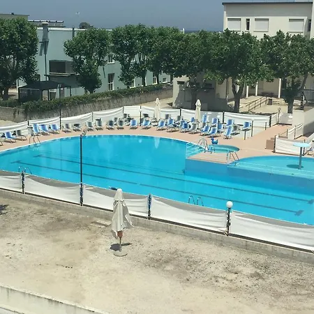Centro Vacanze La Perla * ベラーリア・イジェア・マリーナ