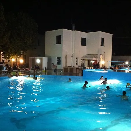 ゲストハウス Centro Vacanze La Perla ベラーリア・イジェア・マリーナ