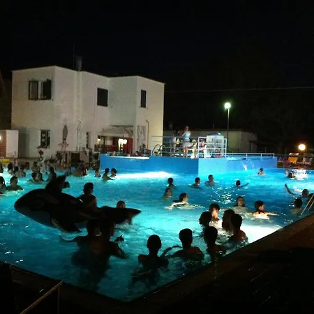 Centro Vacanze La Perla ベラーリア・イジェア・マリーナ